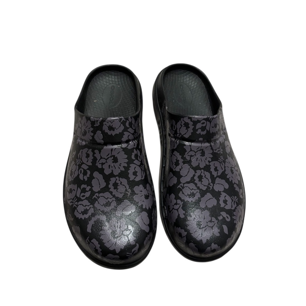 OOFOS Clogs